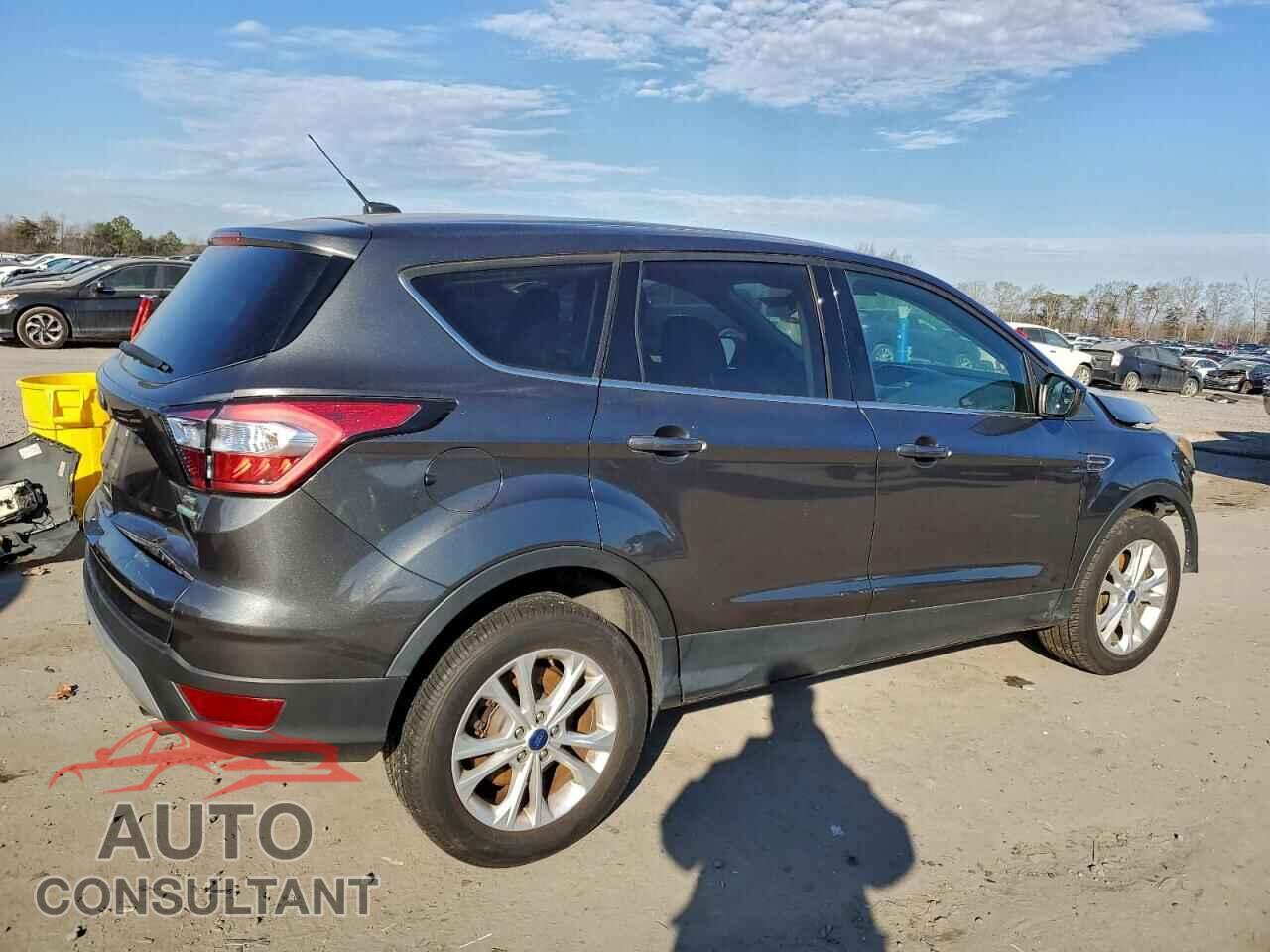 FORD ESCAPE 2017 - 1FMCU9GD1HUD47447