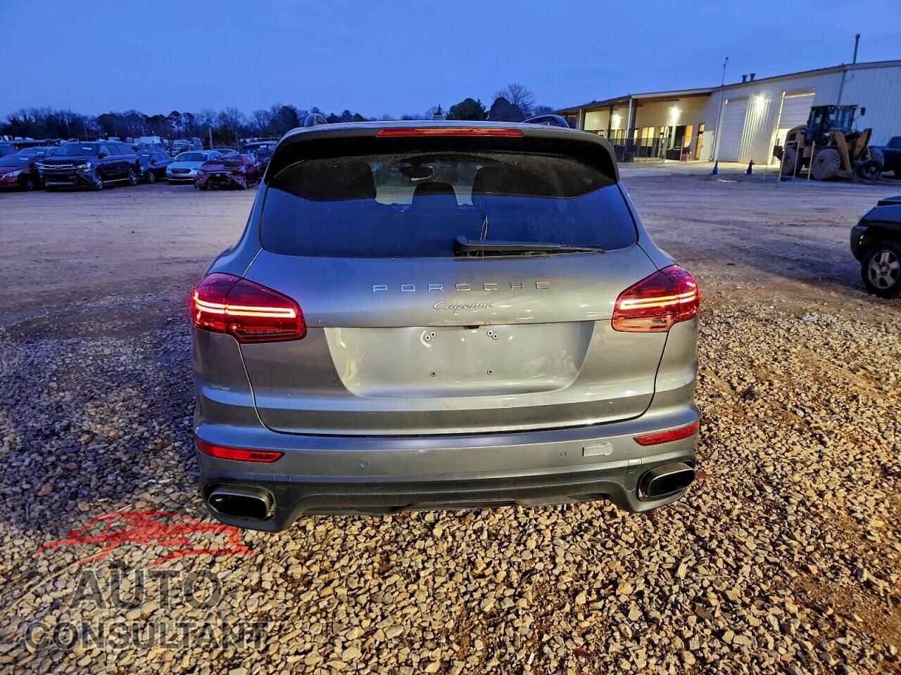 PORSCHE CAYENNE 2017 - WP1AA2A25HKA89608