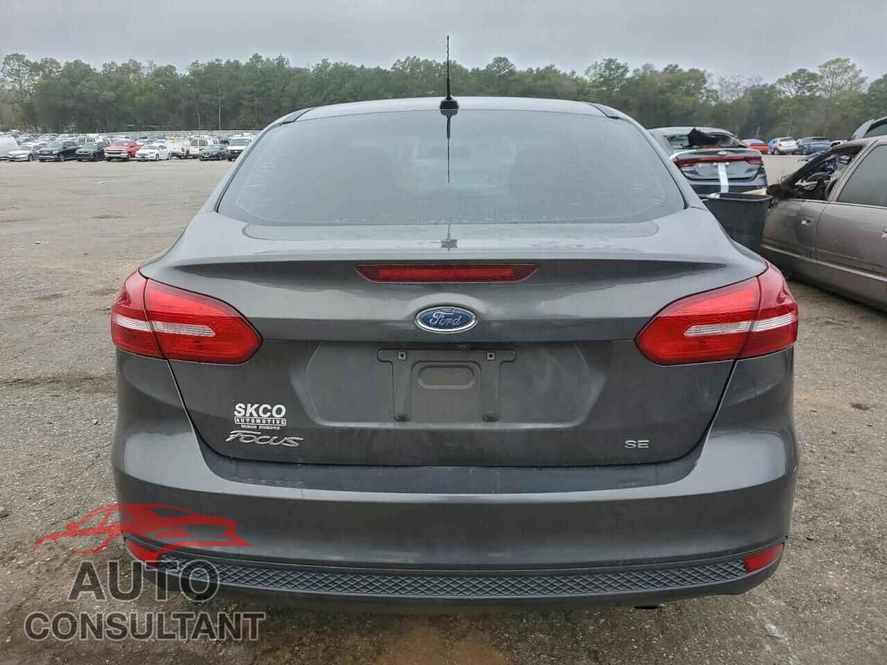 FORD FOCUS 2017 - 1FADP3F24HL327170