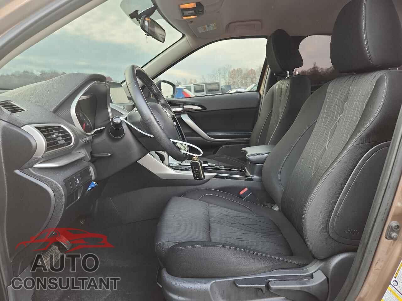 MITSUBISHI ECLIPSE 2018 - JA4AT5AA1JZ040918