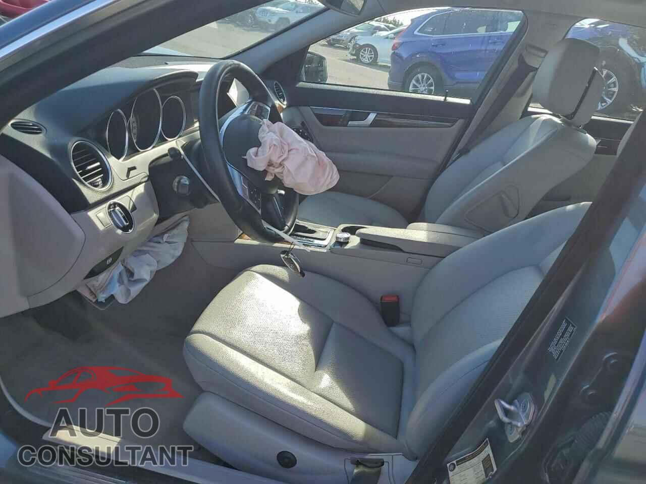 MERCEDES-BENZ C-CLASS 2012 - WDDGF4HB2CR215203