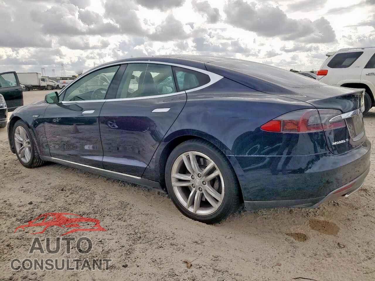 TESLA MODEL S 2014 - 5YJSA1S12EFP48713
