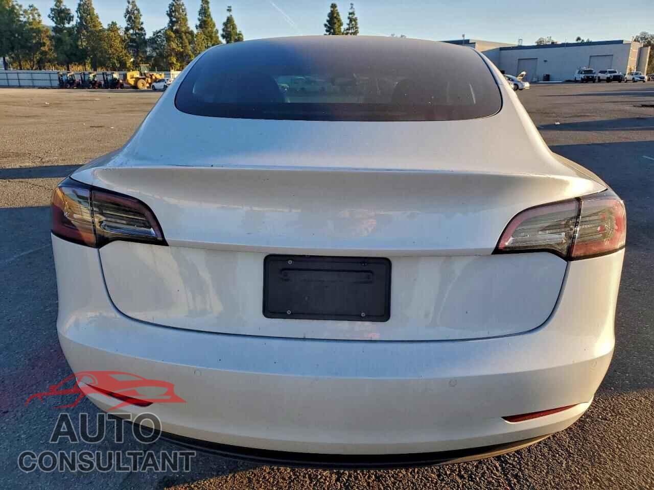 TESLA MODEL 3 2021 - 5YJ3E1EB3MF070582