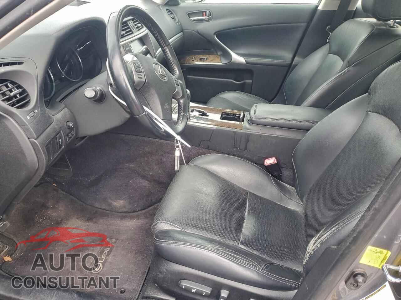 LEXUS IS 2012 - JTHCF5C20C5058752