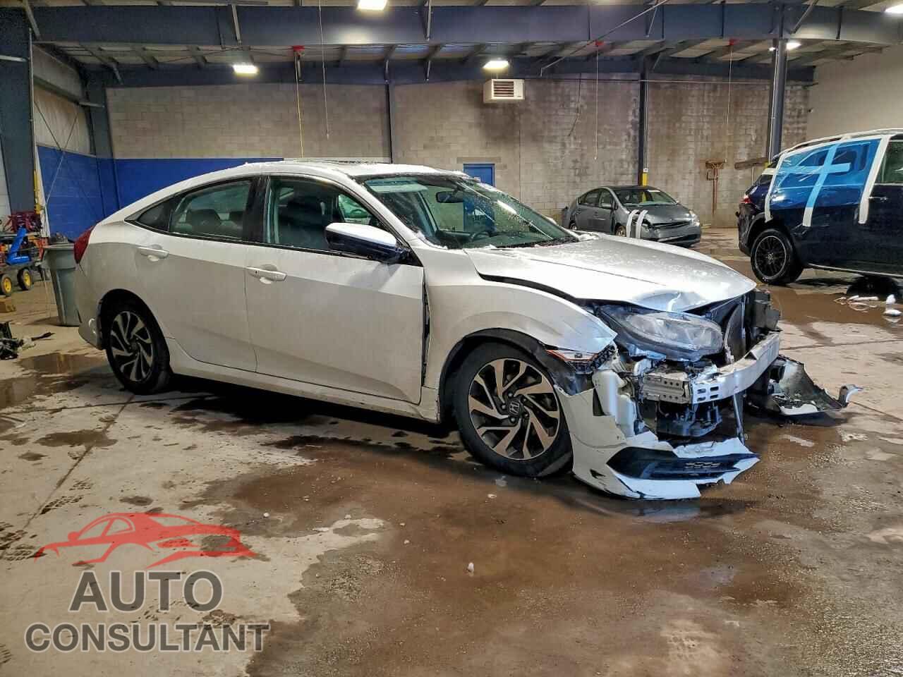 HONDA CIVIC 2018 - 2HGFC2F79JH528233