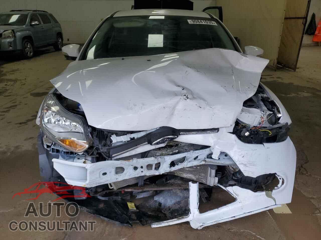 FORD FOCUS 2014 - 1FADP3K27EL348385