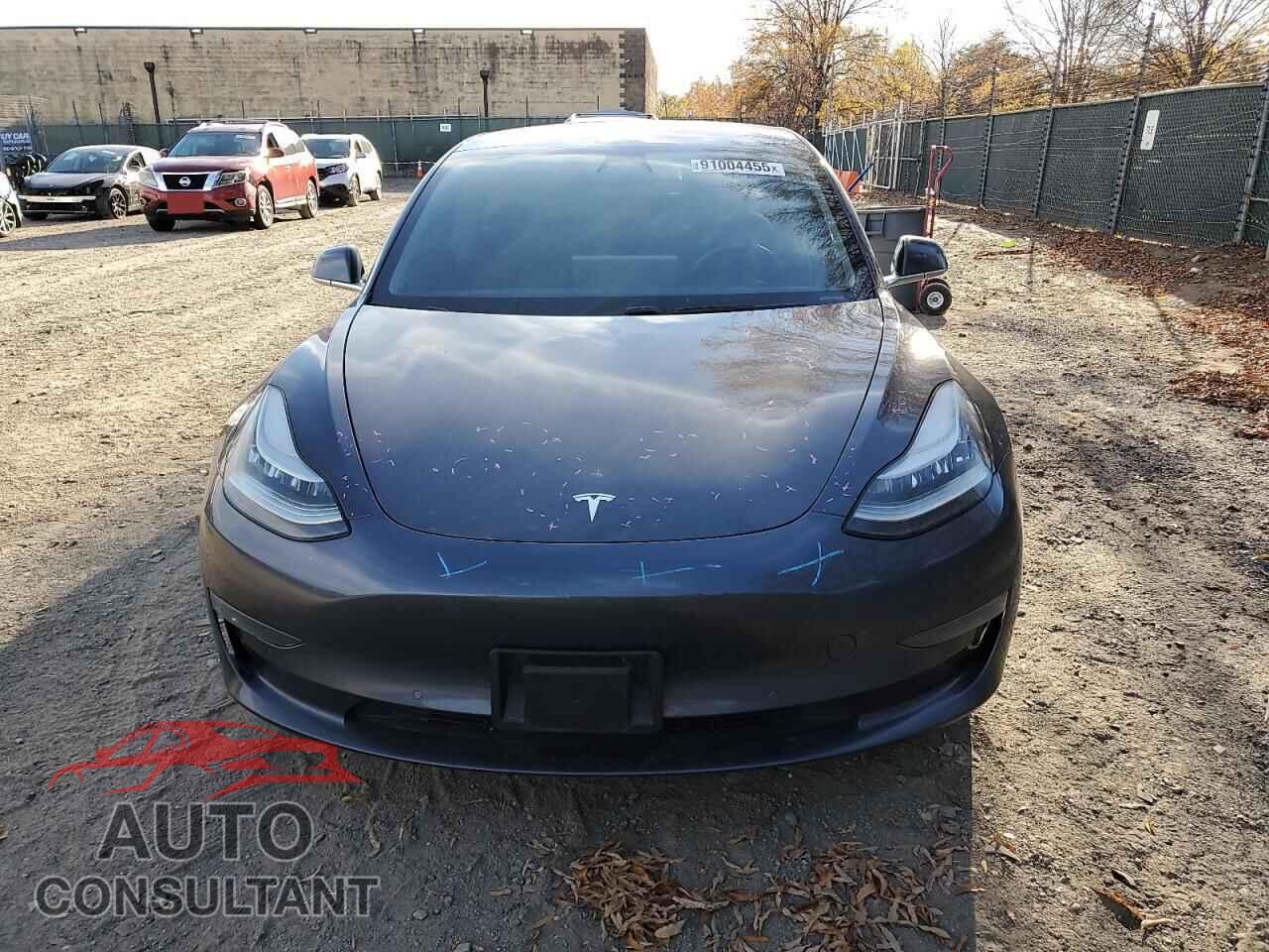 TESLA MODEL 3 2018 - 5YJ3E1EB3JF149052