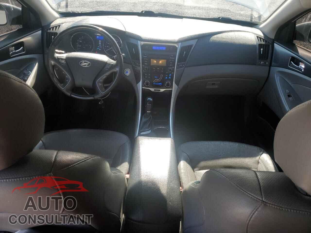 HYUNDAI SONATA 2012 - KMHEC4A40CA033595