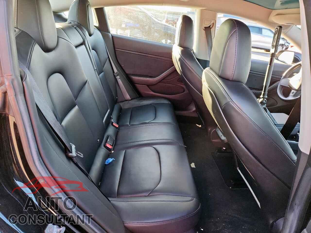 TESLA MODEL 3 2018 - 5YJ3E1EA6JF010105