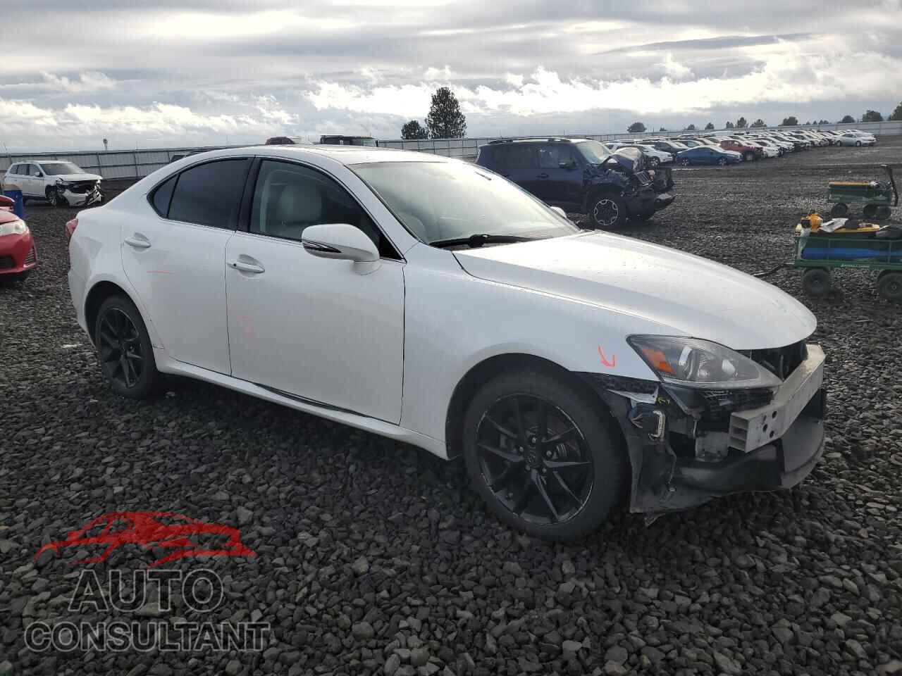 LEXUS IS 2012 - JTHCF5C25C5057533