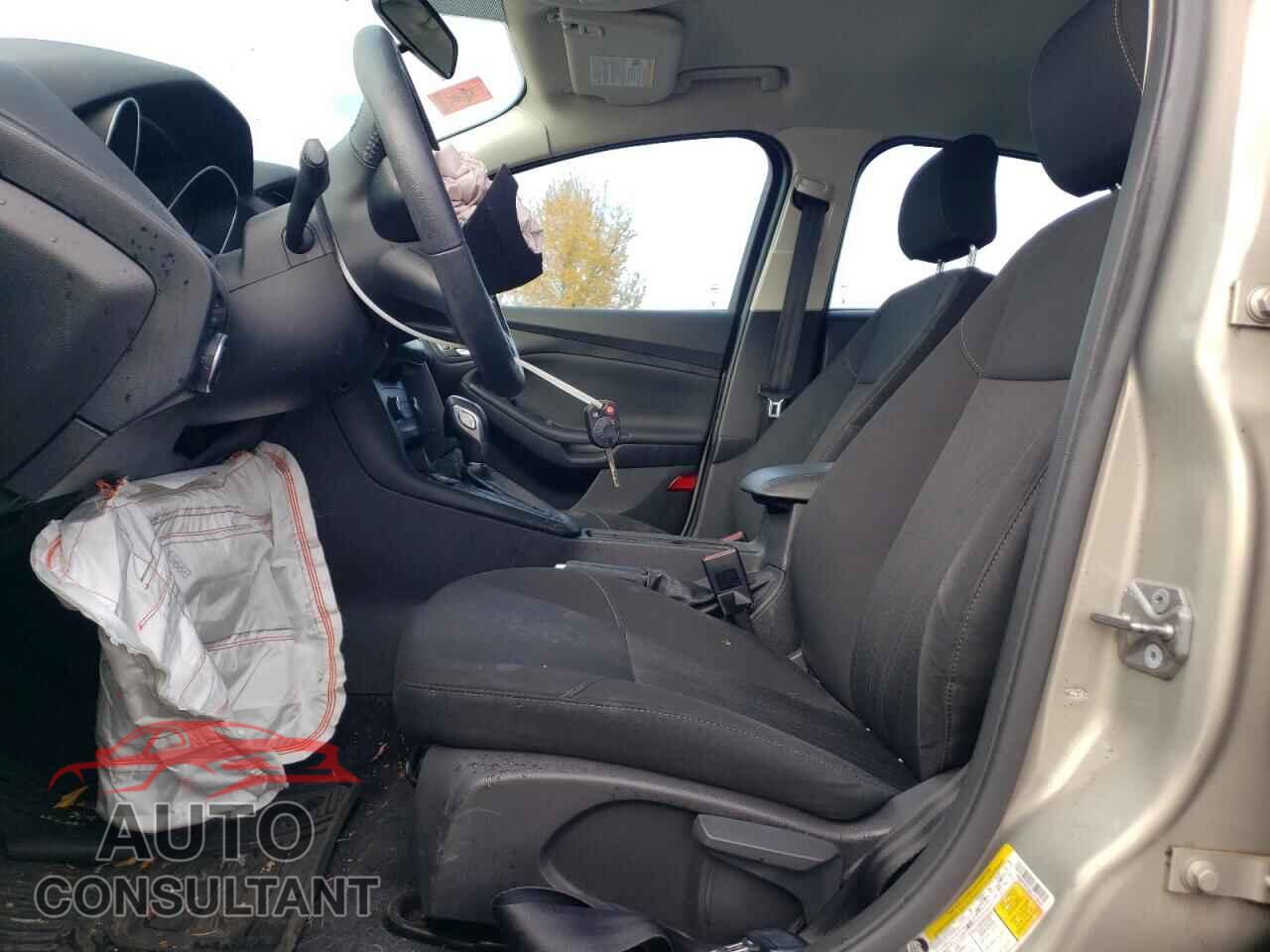 FORD FOCUS 2016 - 1FADP3K2XGL312547