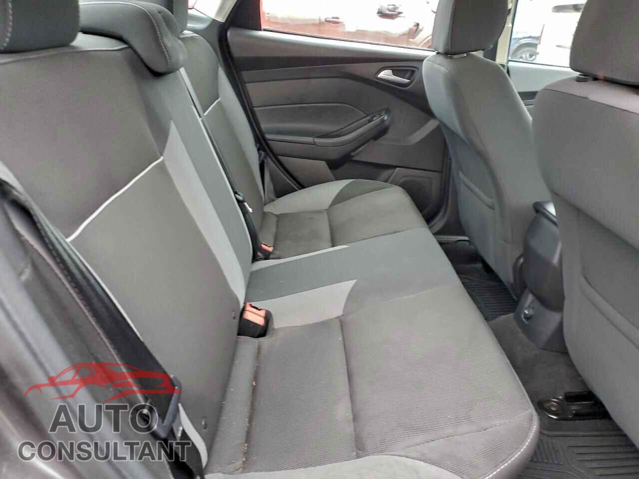 FORD FOCUS 2014 - 1FADP3F2XEL167808