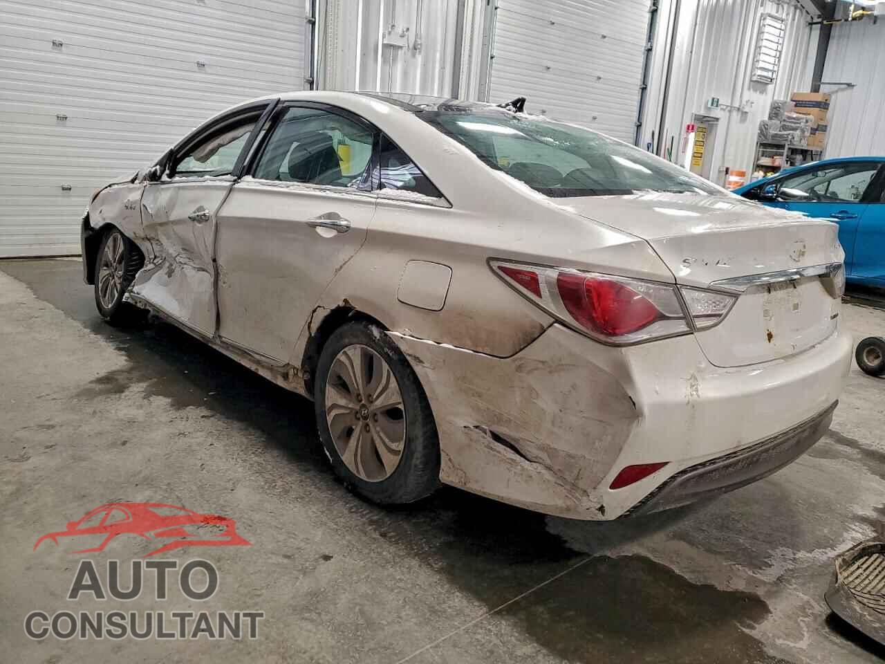 HYUNDAI SONATA 2013 - KMHEC4A43DA069928