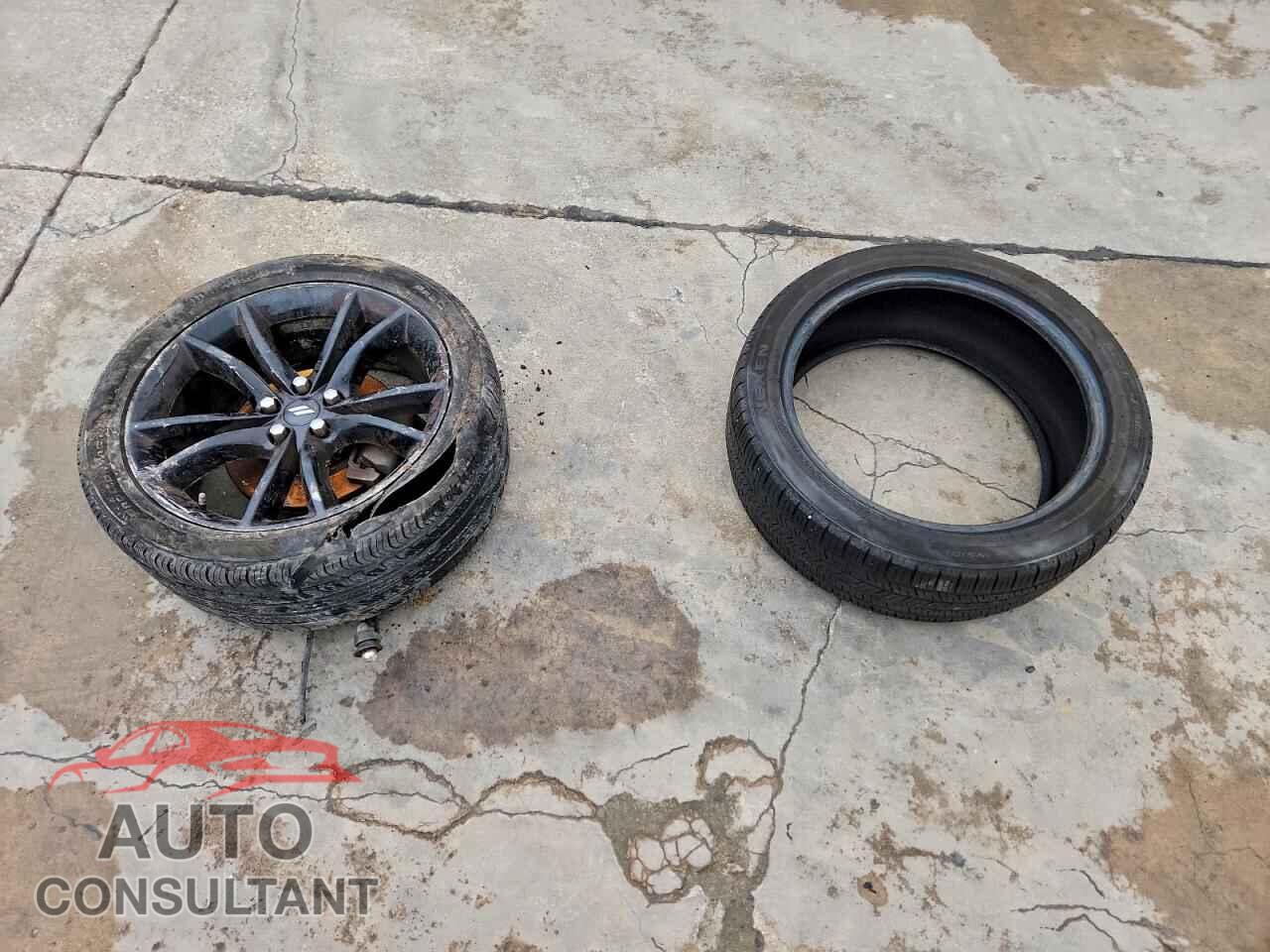 DODGE CHALLENGER 2018 - 2C3CDZAG5JH153136