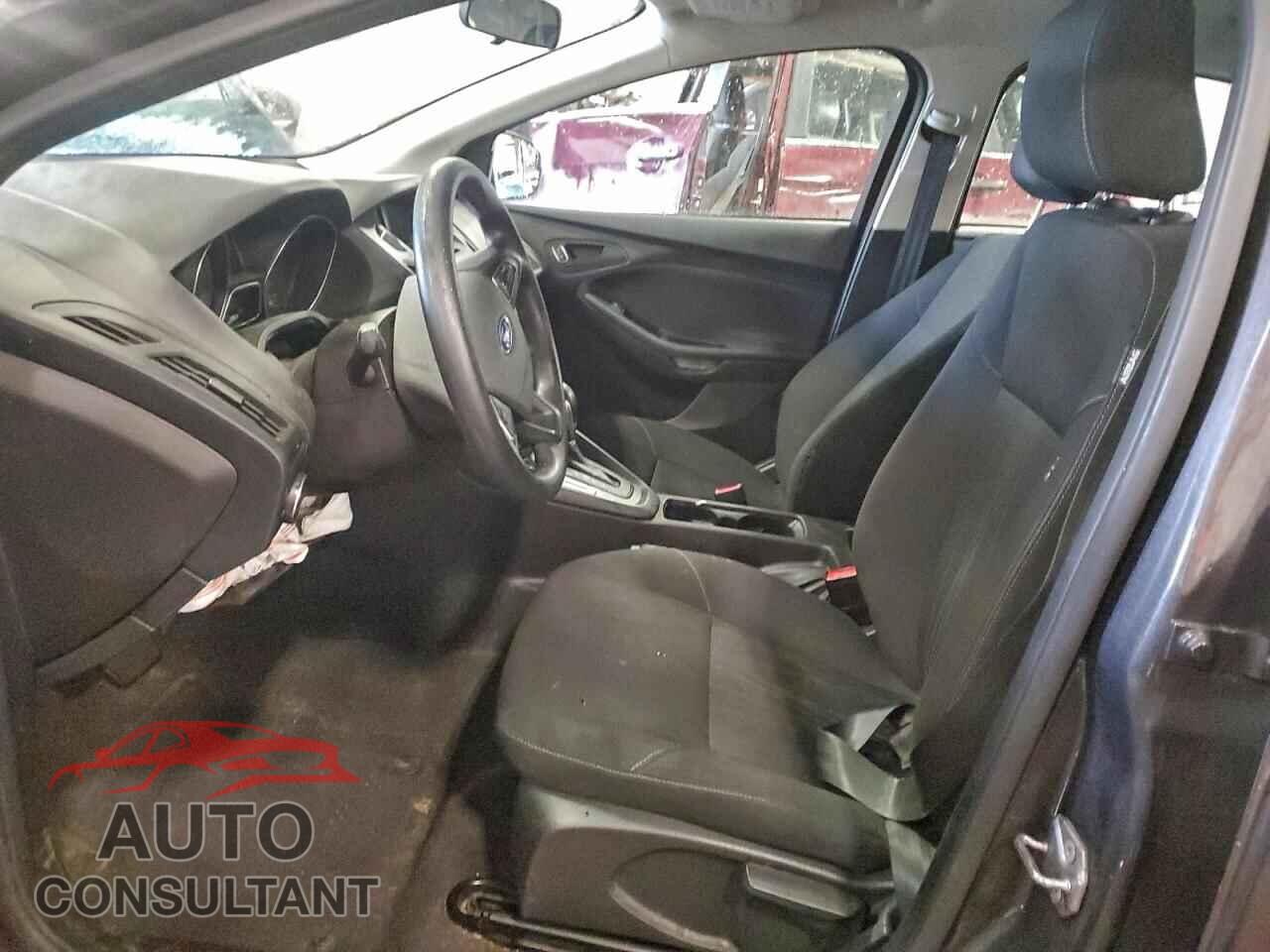 FORD FOCUS 2015 - 1FADP3E20FL313152