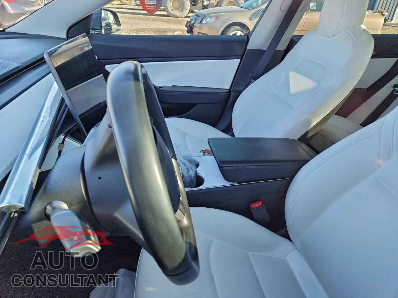 TESLA MODEL 3 2018 - 5YJ3E1EB6JF085718