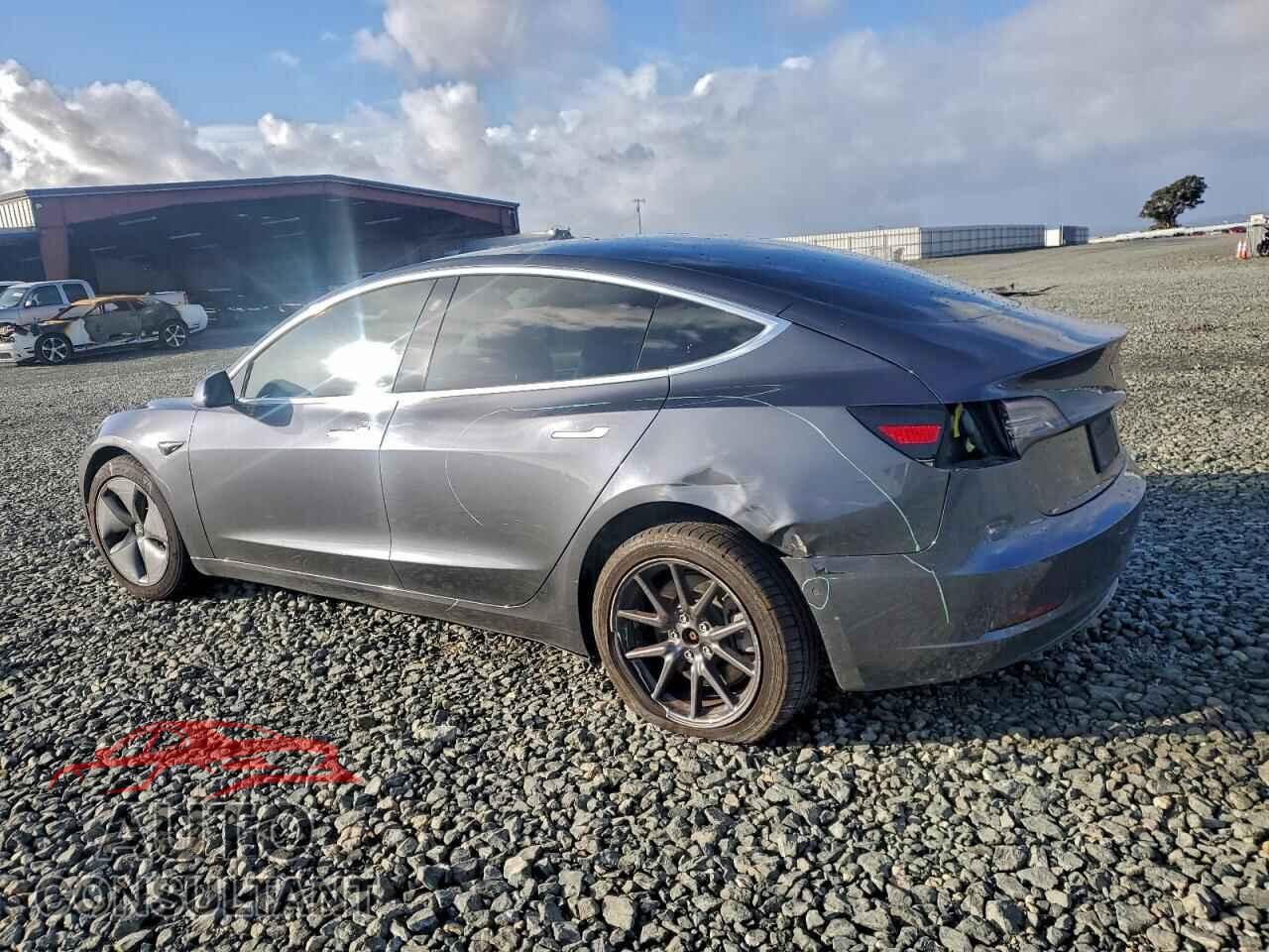 TESLA MODEL 3 2019 - 5YJ3E1EA3KF298540