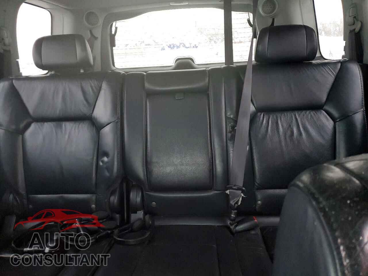 HONDA PILOT 2011 - 5FNYF4H96BB038011