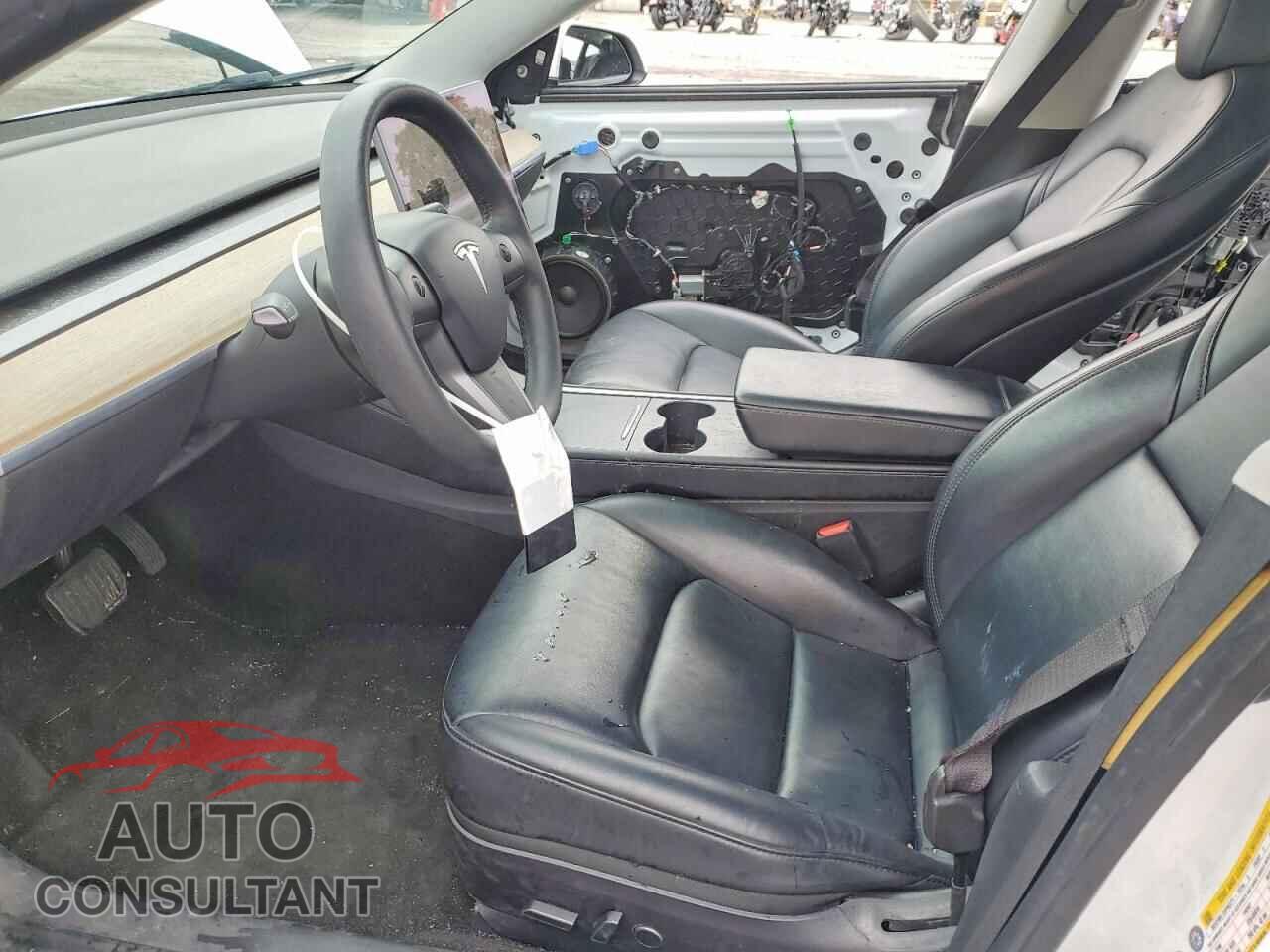 TESLA MODEL 3 2021 - 5YJ3E1EA0MF092126