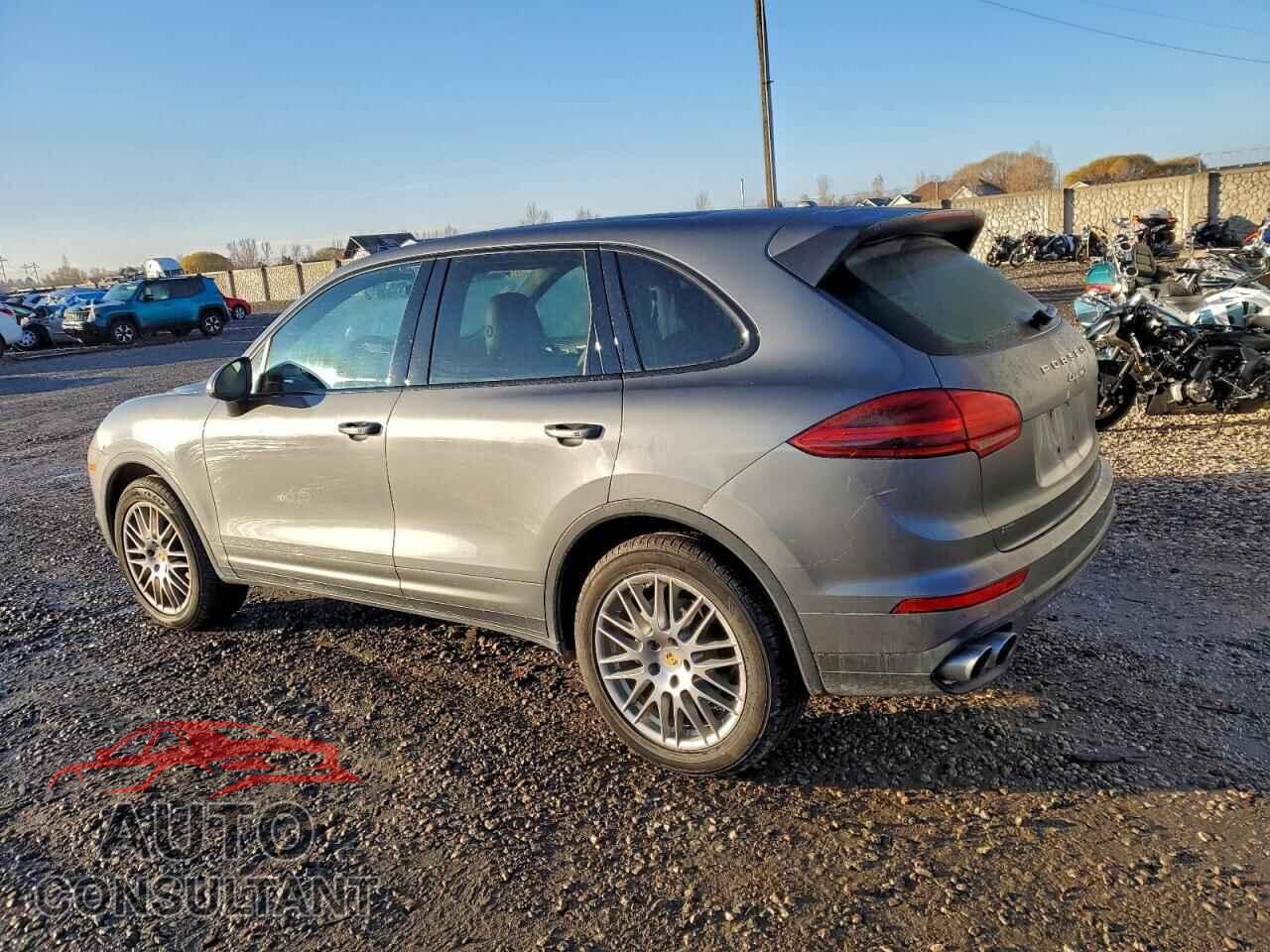 PORSCHE CAYENNE 2017 - WP1AB2A23HLA53617