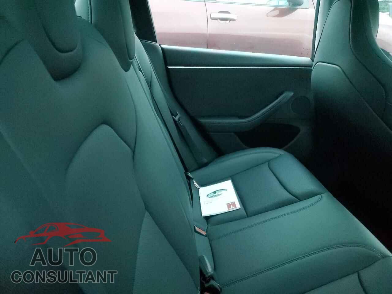 TESLA MODEL 3 2024 - 5YJ3E1ET4RF880819
