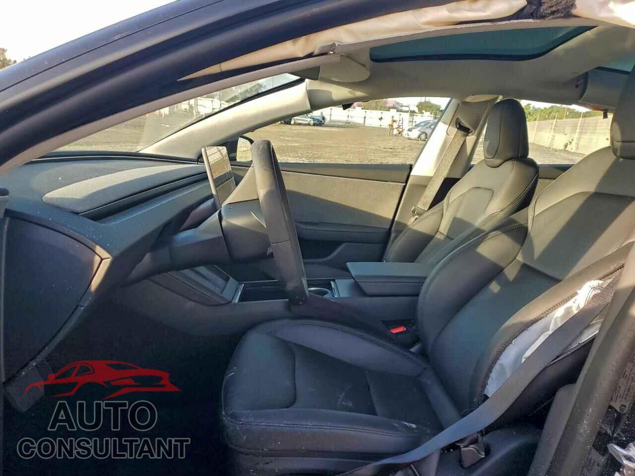 TESLA MODEL 3 2025 - 5YJ3E1EA0SF051900