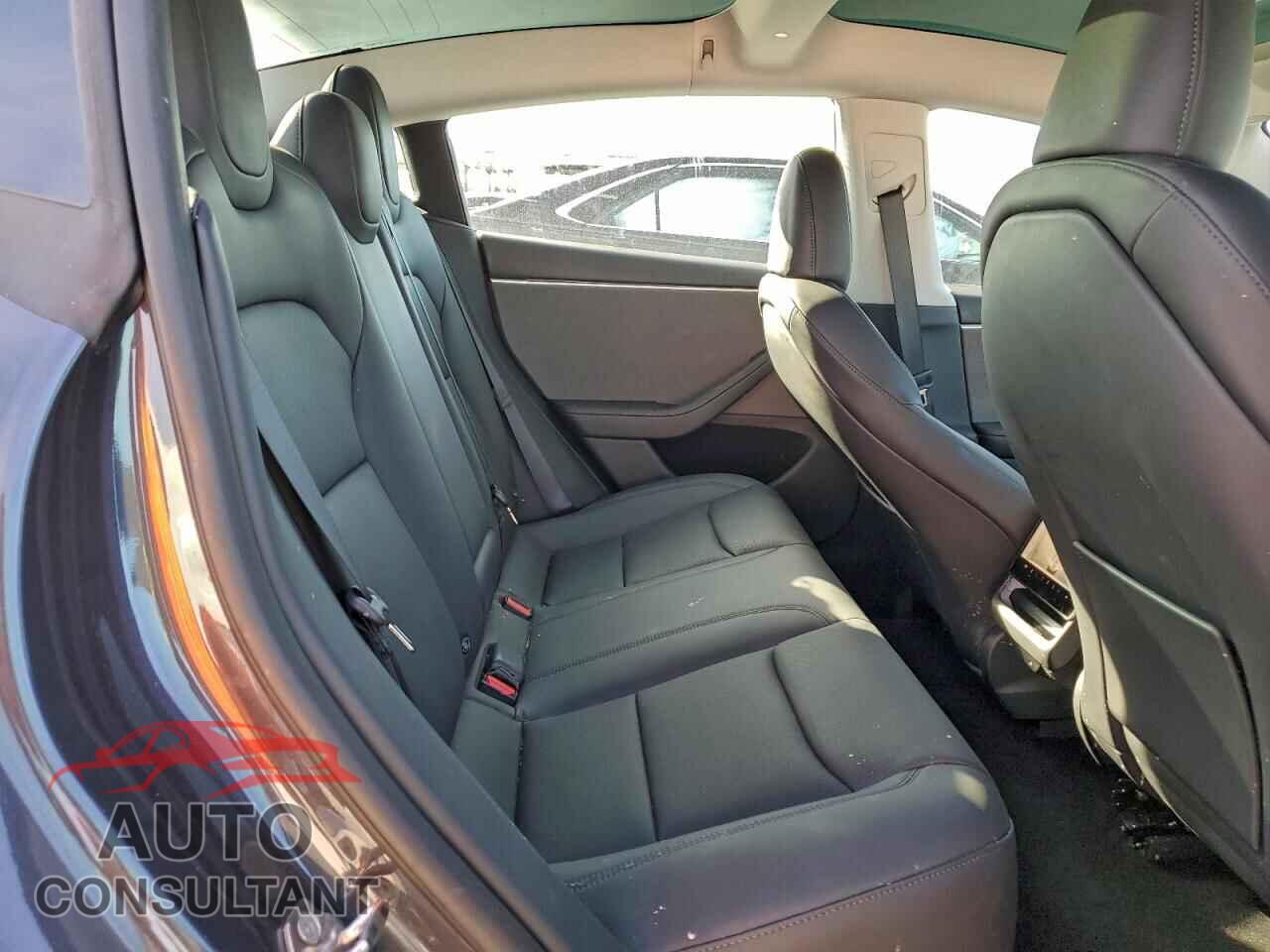 TESLA MODEL 3 2024 - 5YJ3E1EA5RF754838