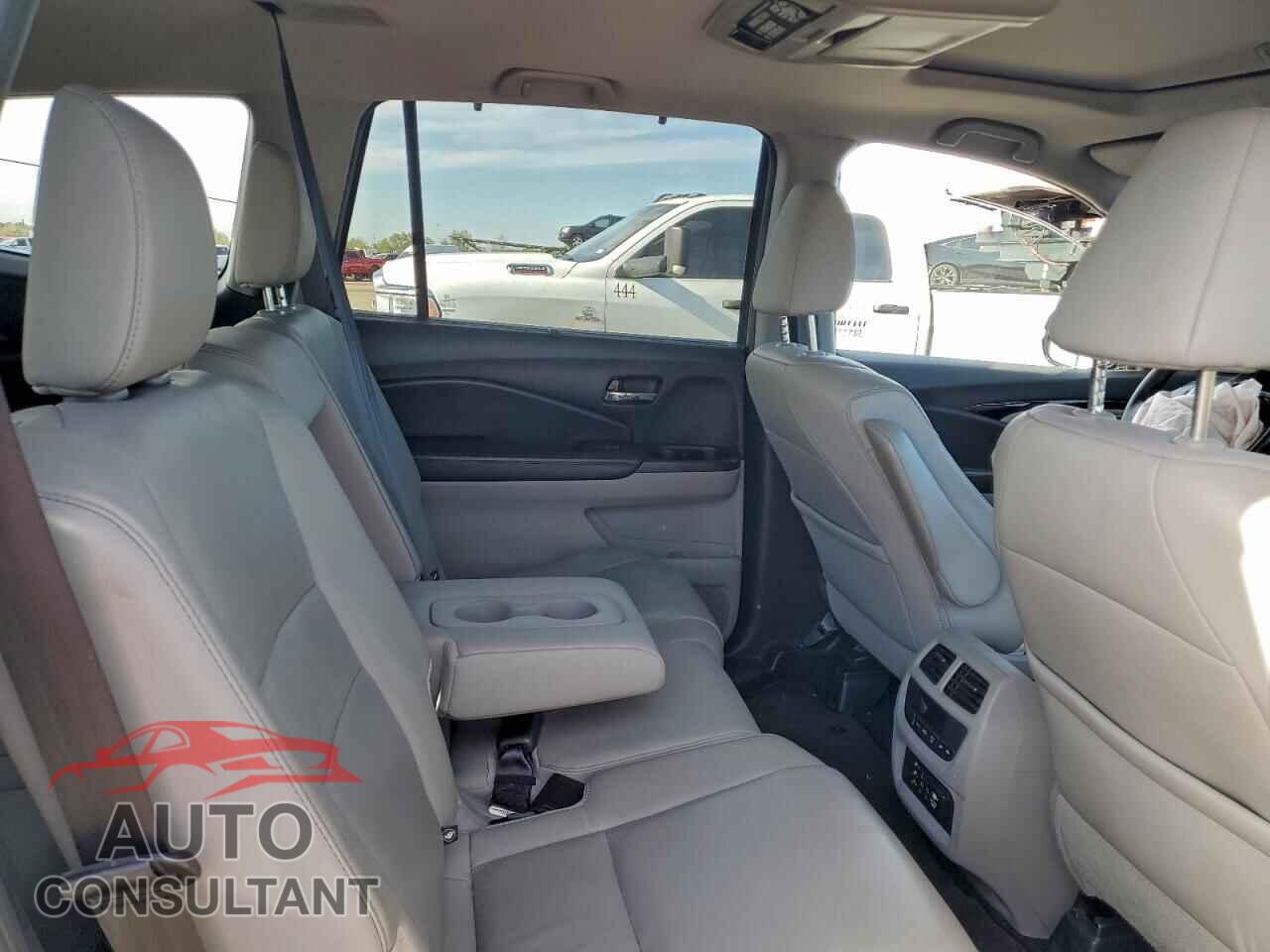 HONDA PILOT 2016 - 5FNYF5H95GB045982