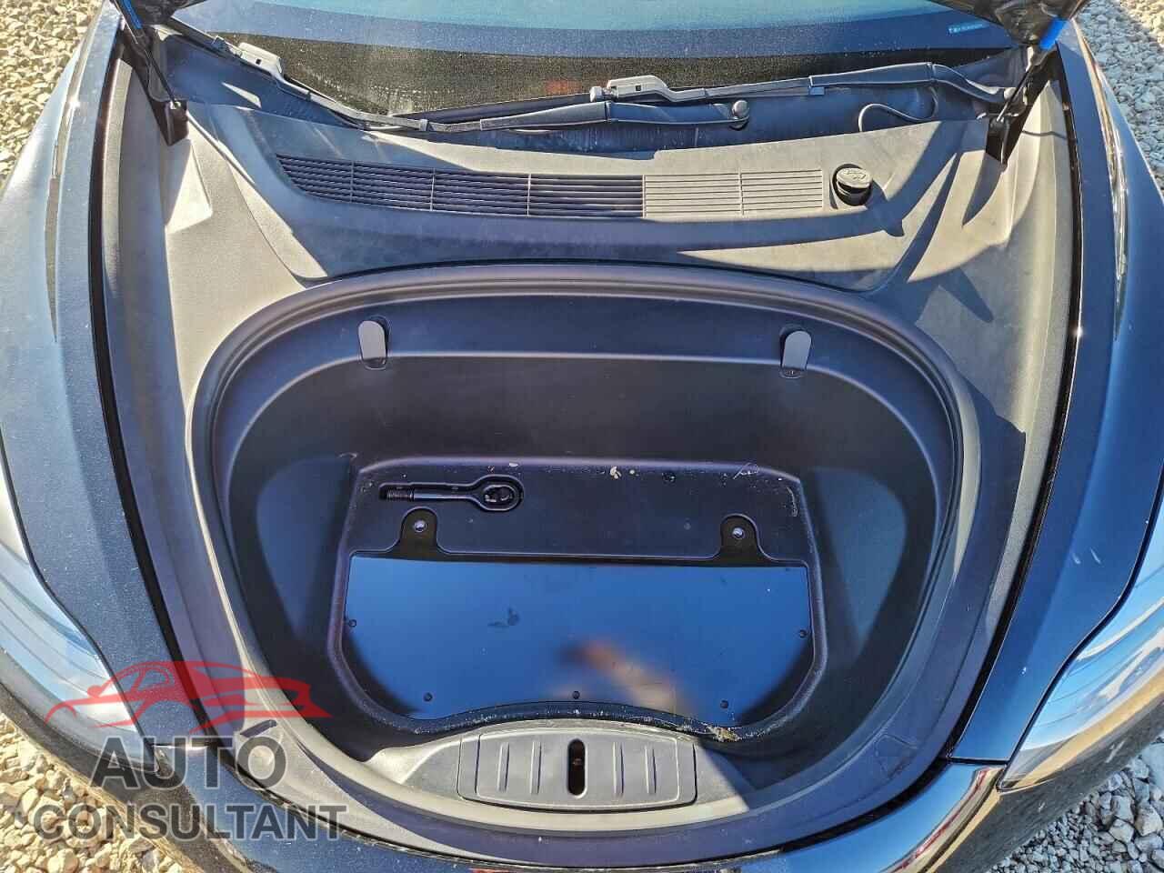 TESLA MODEL 3 2018 - 5YJ3E1EB4JF082350