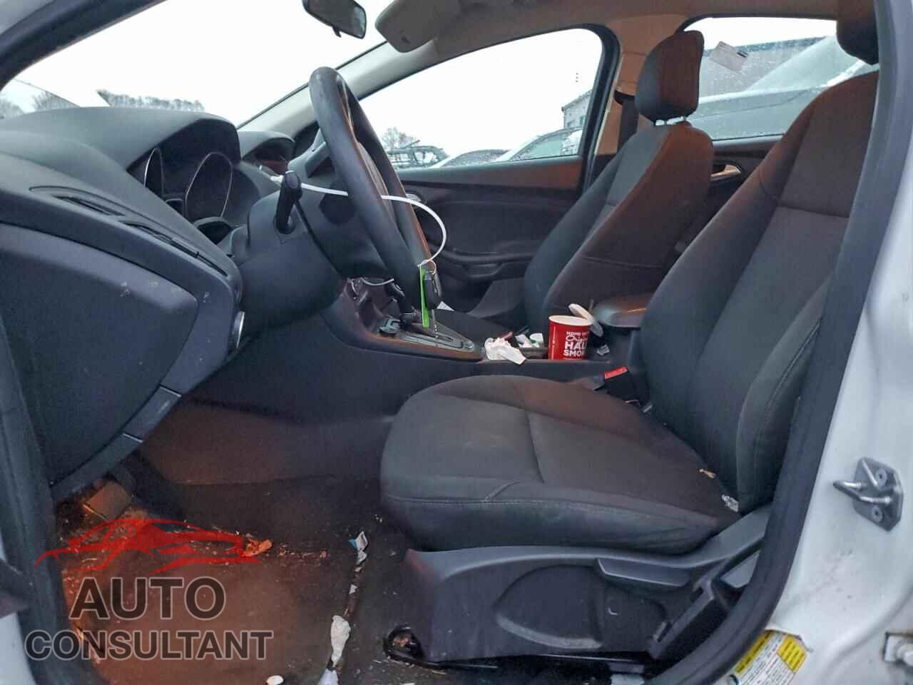 FORD FOCUS 2018 - 1FADP3FE3JL201317