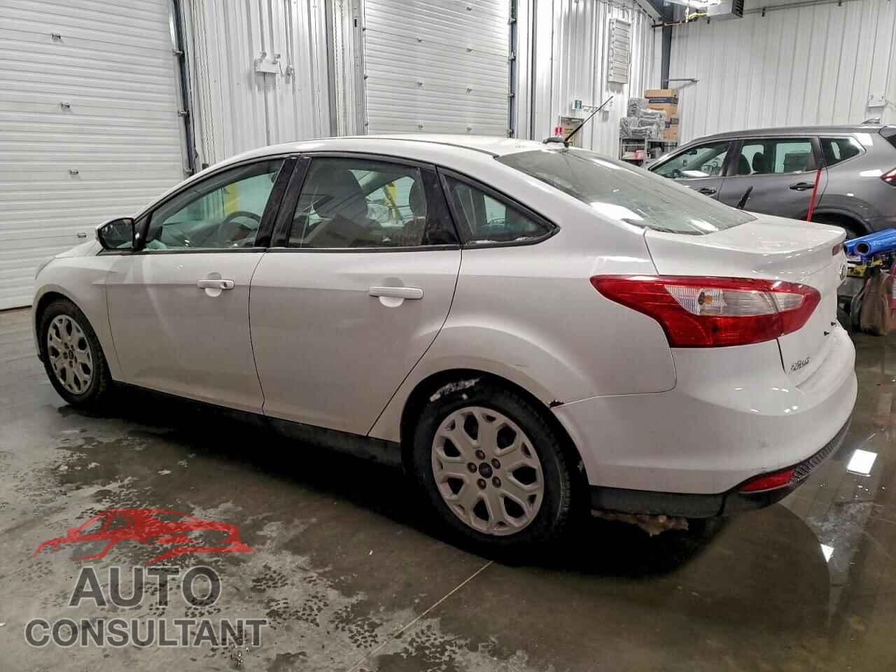 FORD FOCUS 2014 - 1FADP3F27EL239886