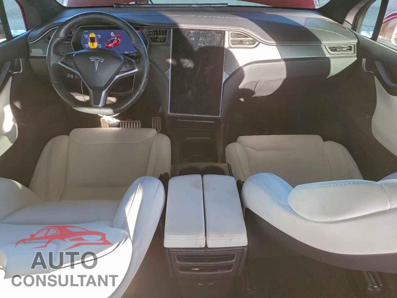 TESLA MODEL X 2019 - 5YJXCBE42KF200217