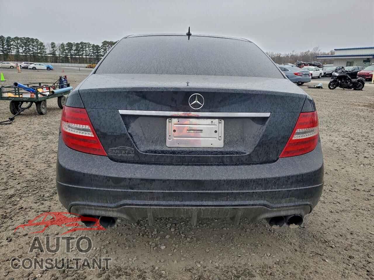 MERCEDES-BENZ C-CLASS 2013 - WDDGF4HB3DA873547