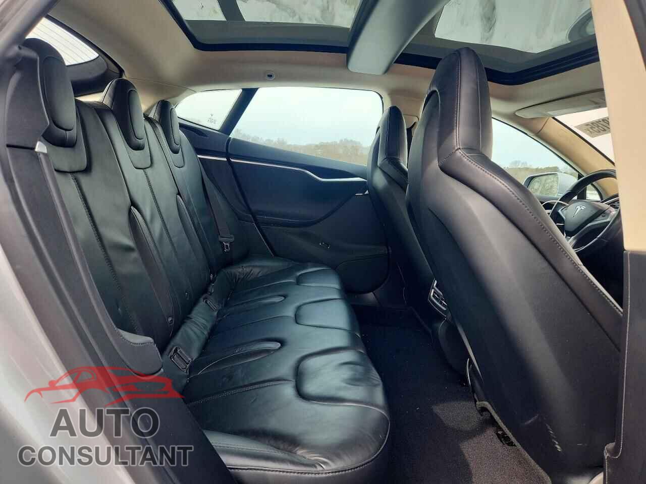 TESLA MODEL S 2013 - 5YJSA1CN7DFP15531