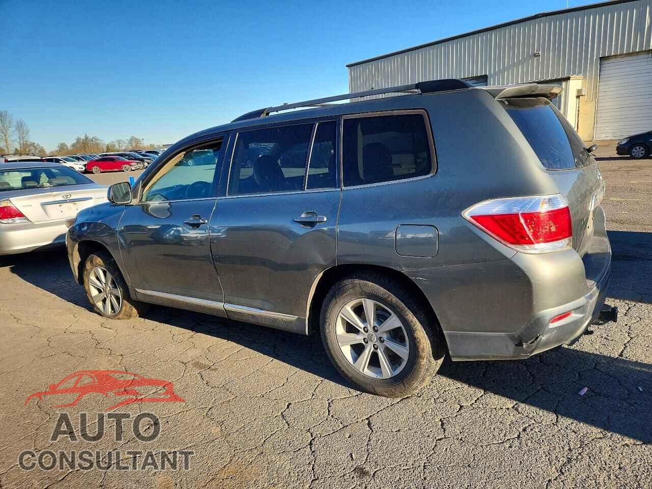TOYOTA HIGHLANDER 2012 - 5TDBK3EH2CS099554