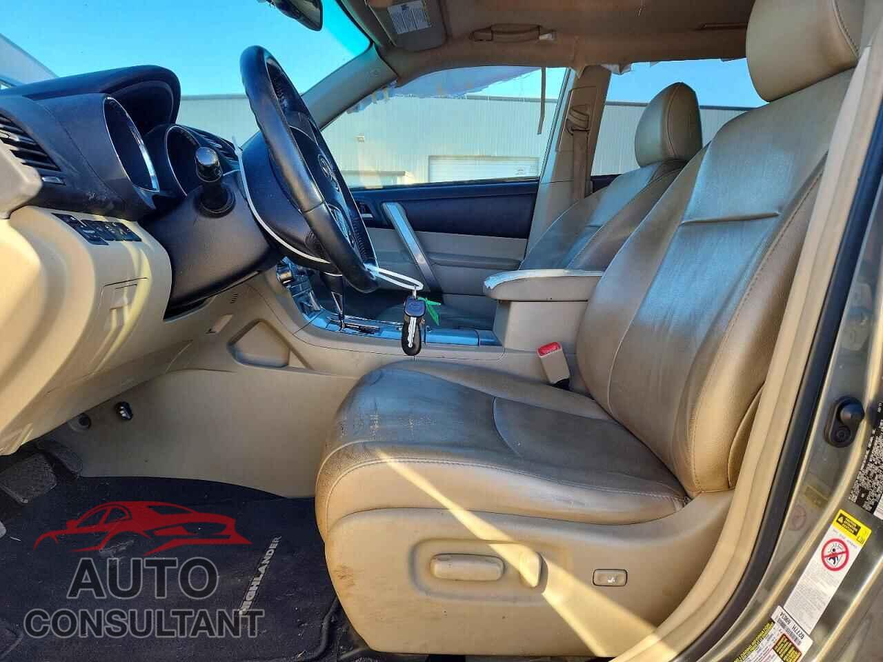 TOYOTA HIGHLANDER 2012 - 5TDBK3EH2CS099554