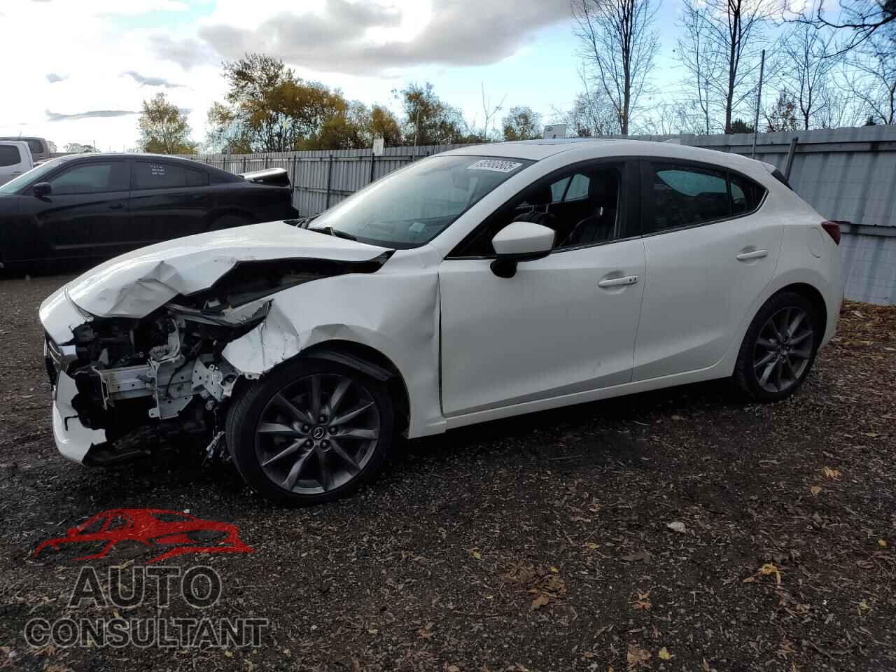 MAZDA 3 2018 - 3MZBN1M33JM262076