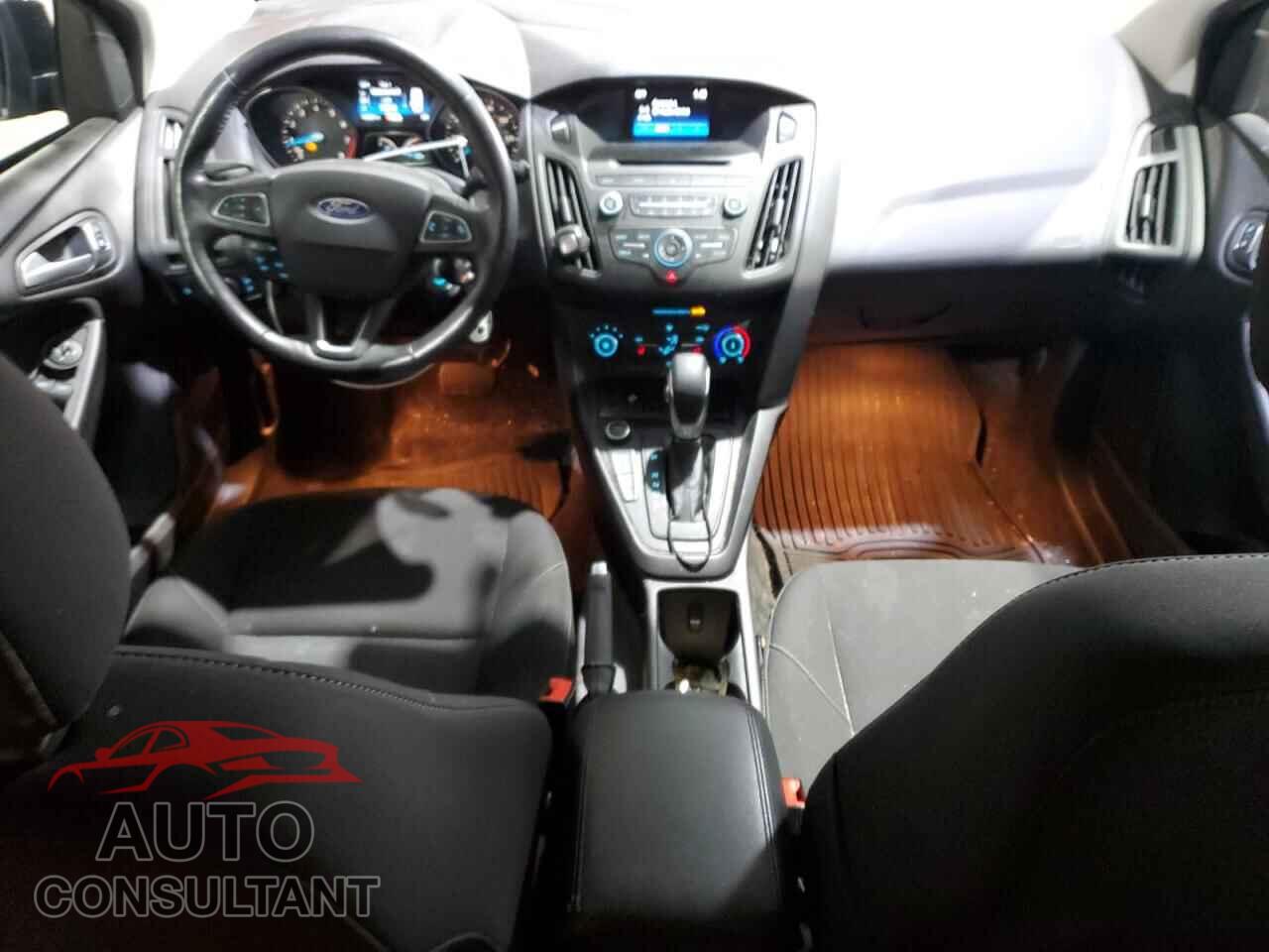 FORD FOCUS 2017 - 1FADP3K26HL321697