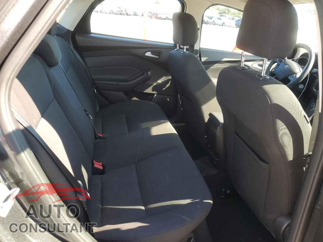 FORD FOCUS 2017 - 1FADP3F24HL346172