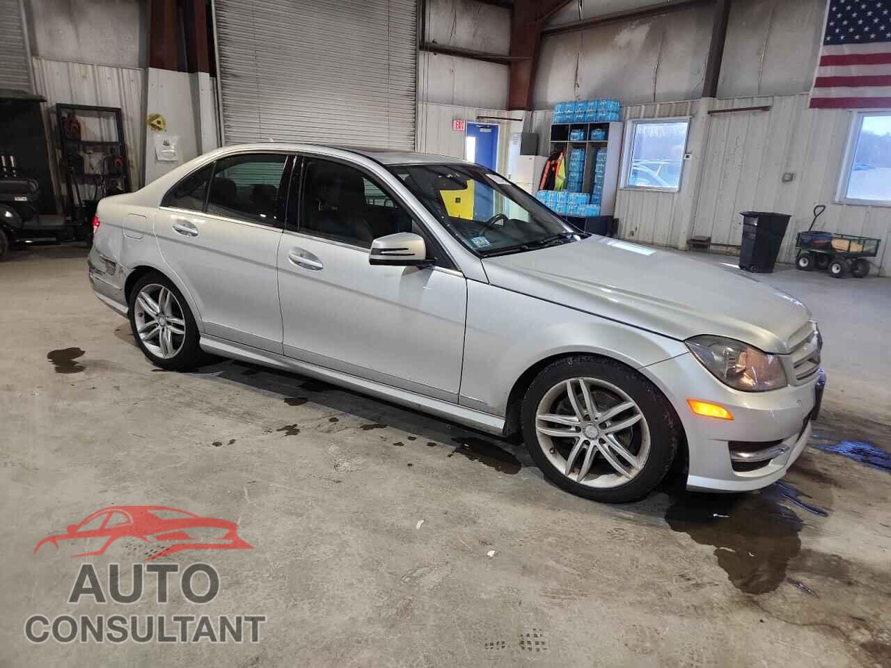 MERCEDES-BENZ C-CLASS 2012 - WDDGF8BB0CA725094