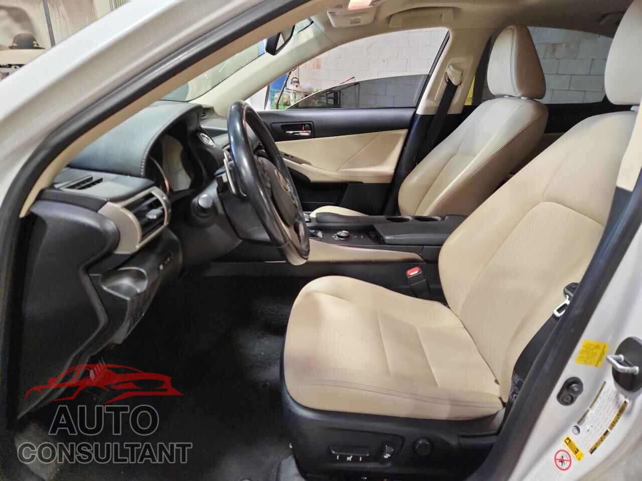 LEXUS IS 2016 - JTHCM1D21G5004539