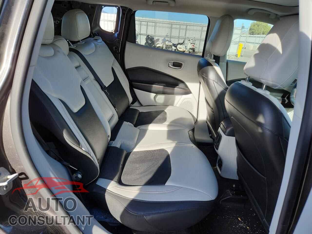 JEEP COMPASS 2018 - 3C4NJDCB0JT298626