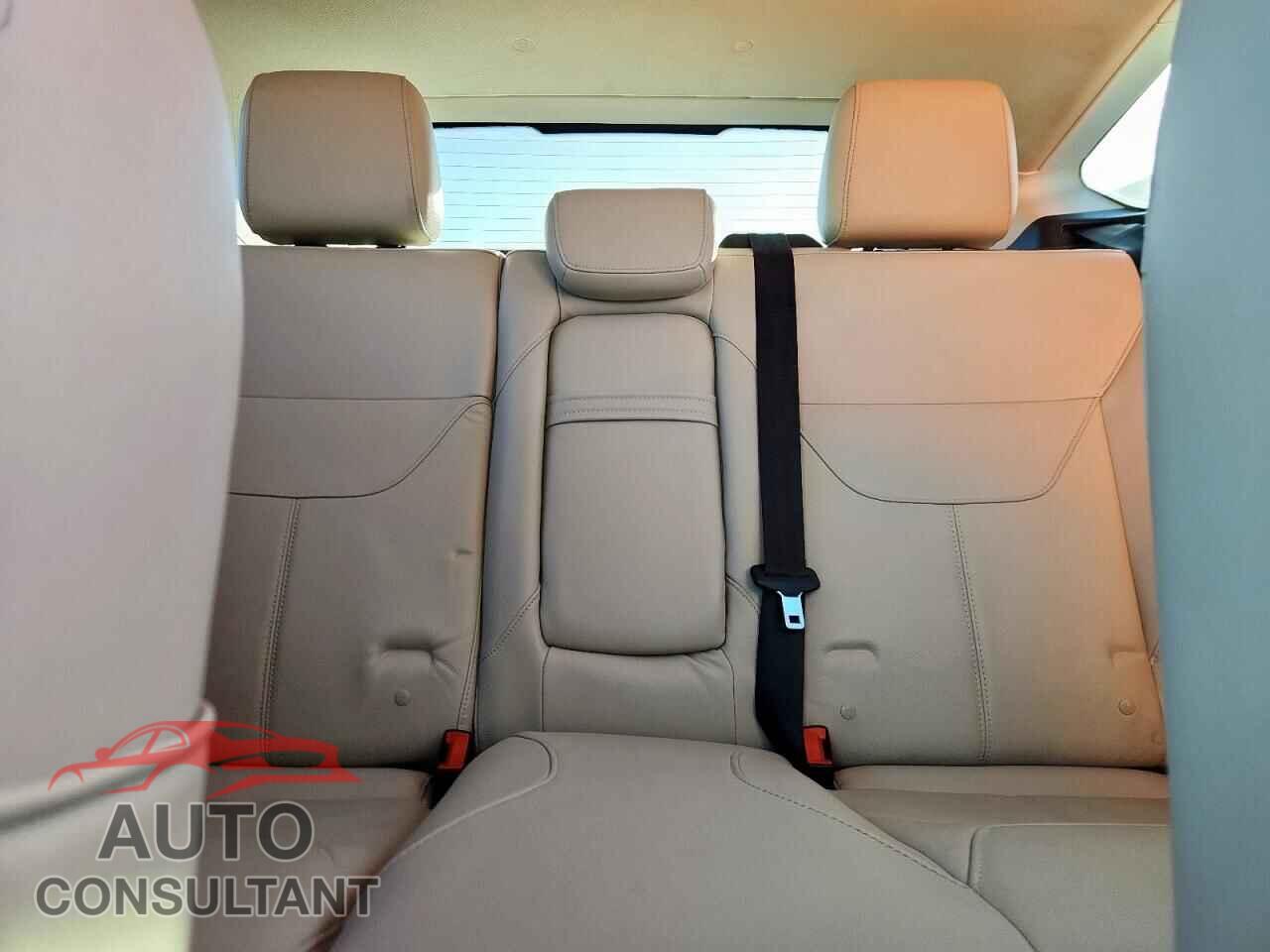 FORD FOCUS 2016 - 1FADP3N28GL309934