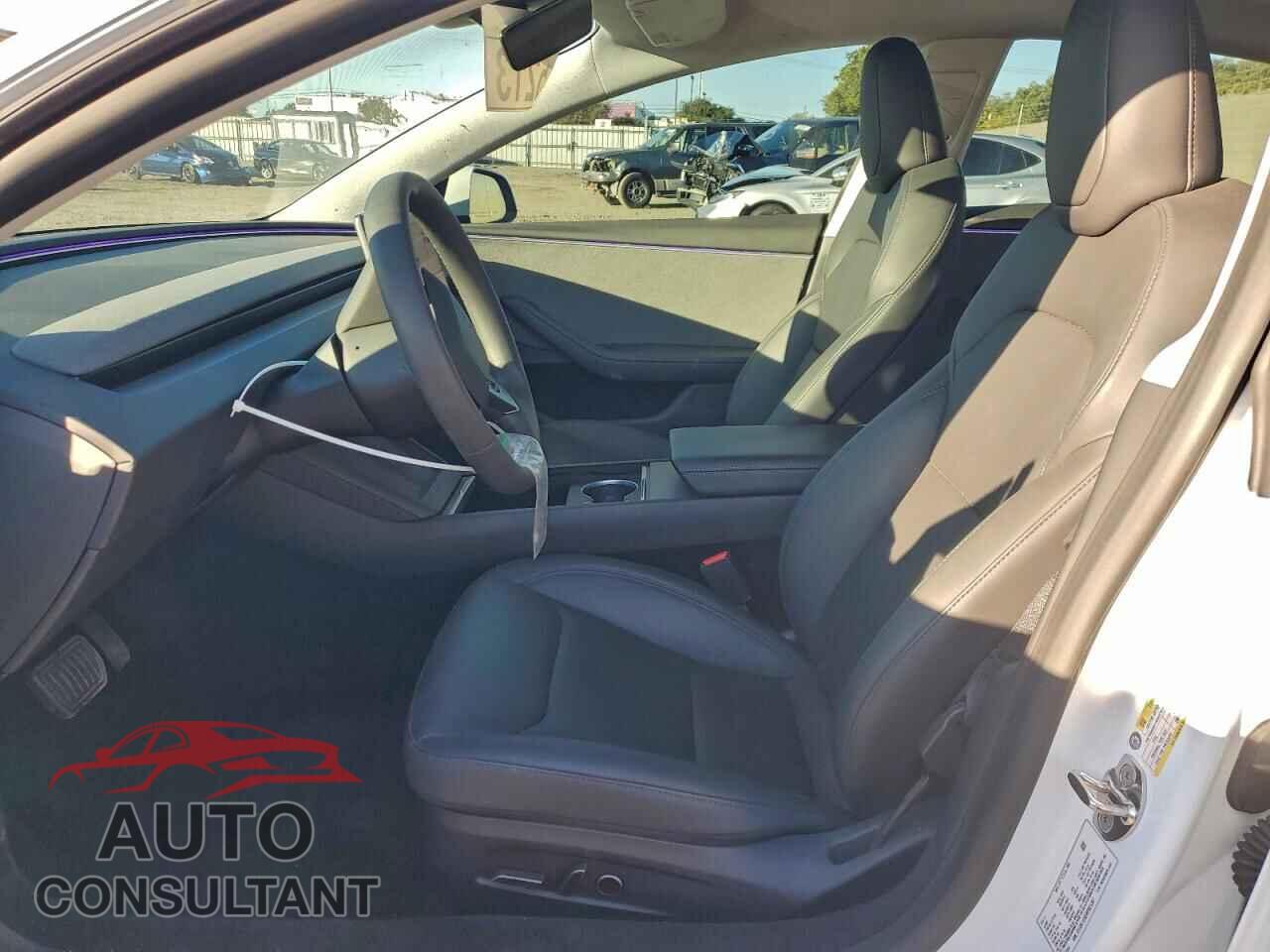 TESLA MODEL 3 2024 - 5YJ3E1EA5RF831367