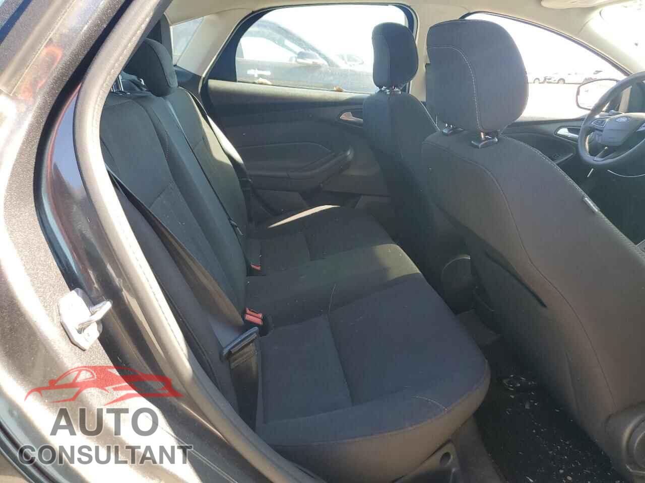 FORD FOCUS 2018 - 1FADP3F2XJL295010