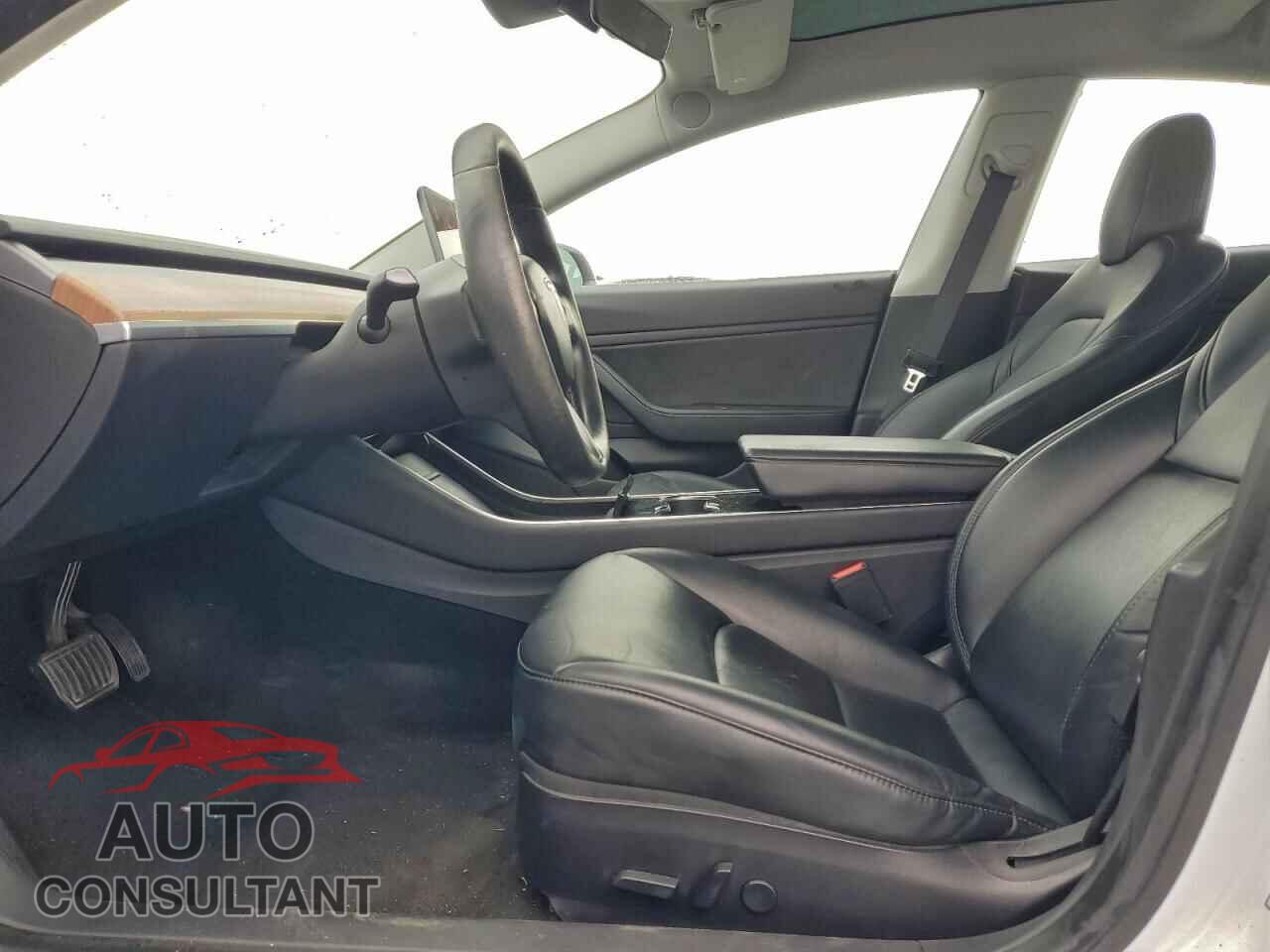 TESLA MODEL 3 2019 - 5YJ3E1EB3KF390479