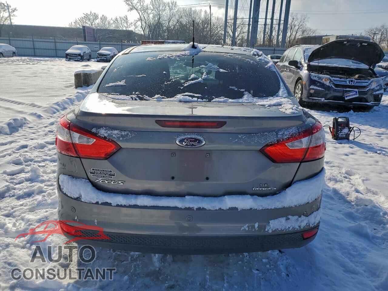FORD FOCUS 2014 - 1FADP3F24EL174382