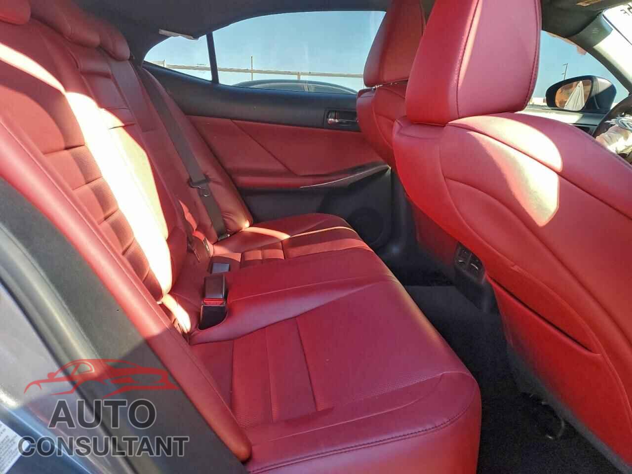 LEXUS IS 2015 - JTHBE1D29F5015201
