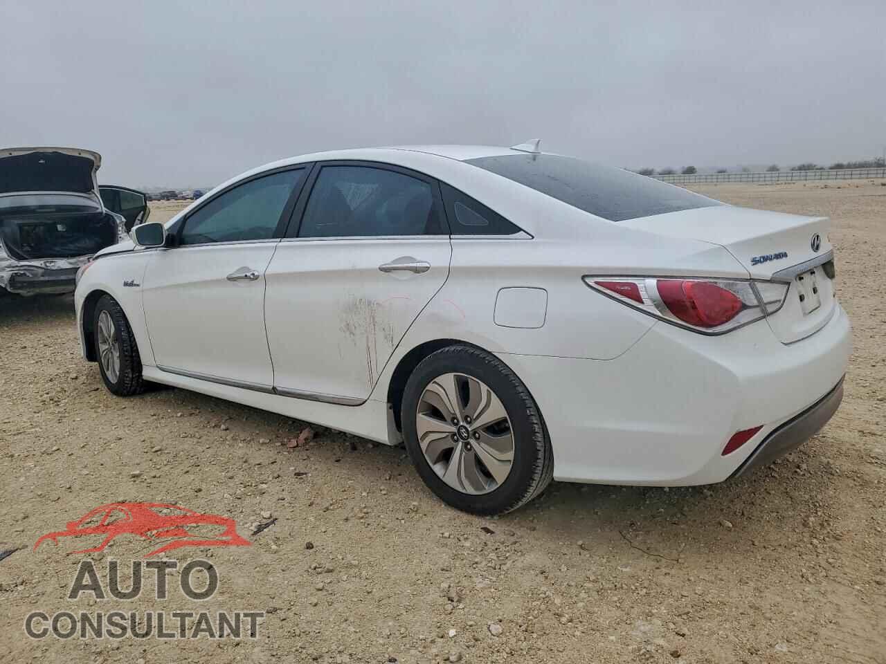 HYUNDAI SONATA 2013 - KMHEC4A40DA101329