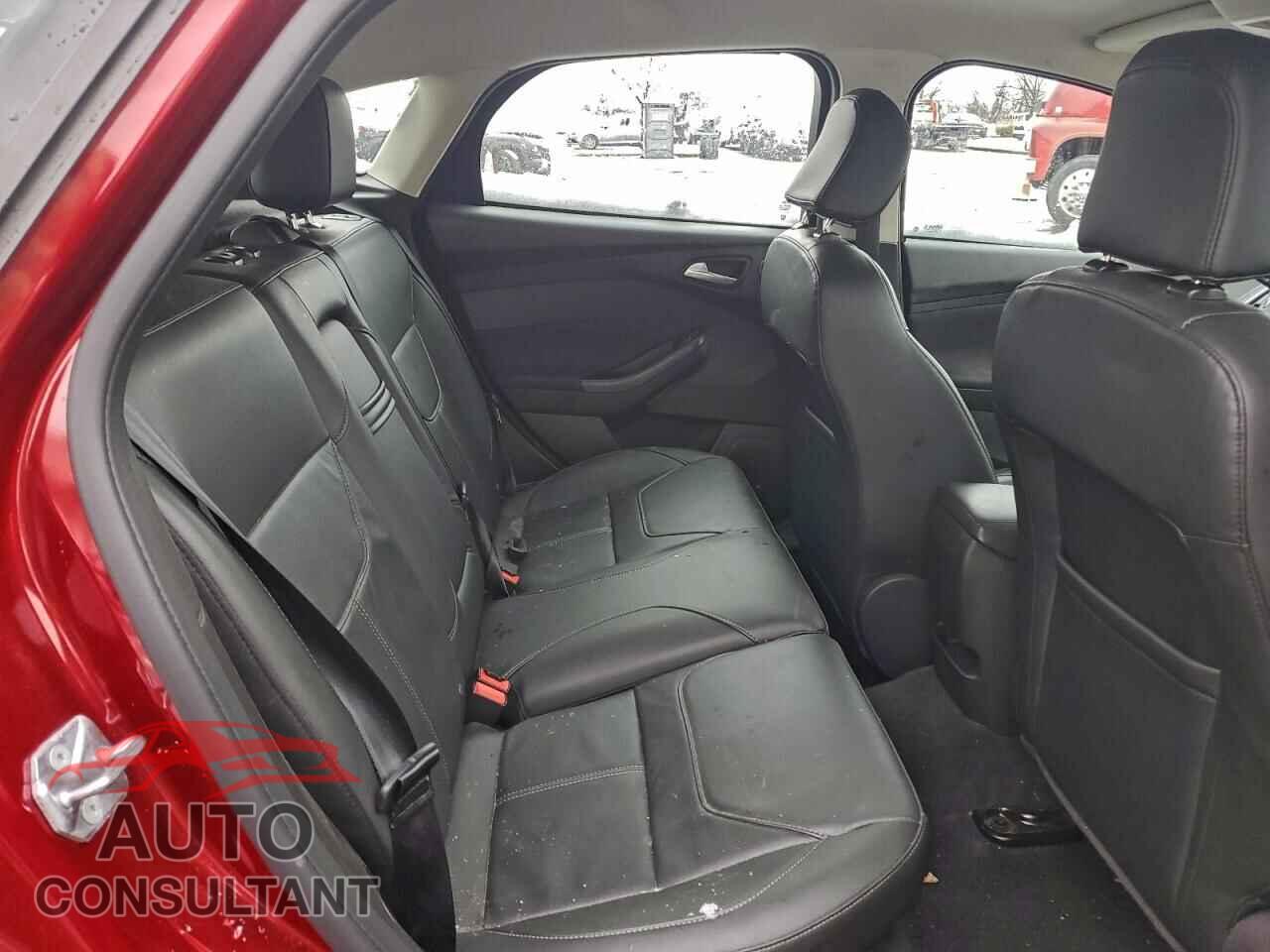 FORD FOCUS 2016 - 1FADP3N25GL305355